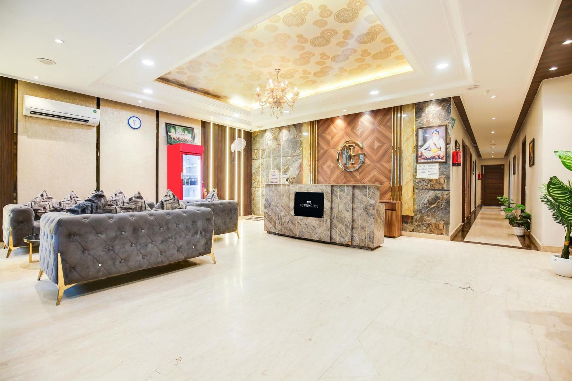 Super Townhouse Grand Fortune Amritsar Esterno foto