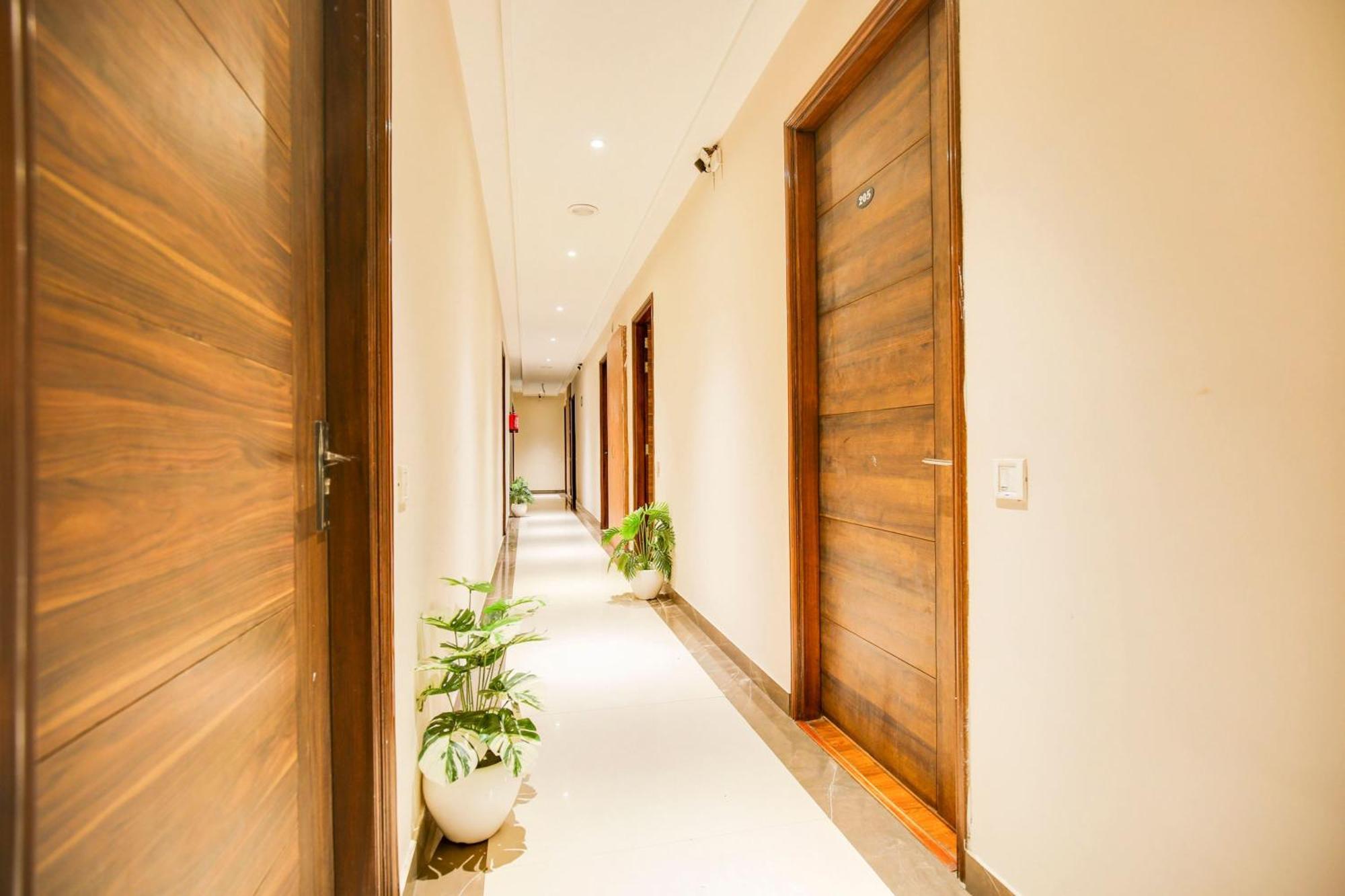 Super Townhouse Grand Fortune Amritsar Esterno foto