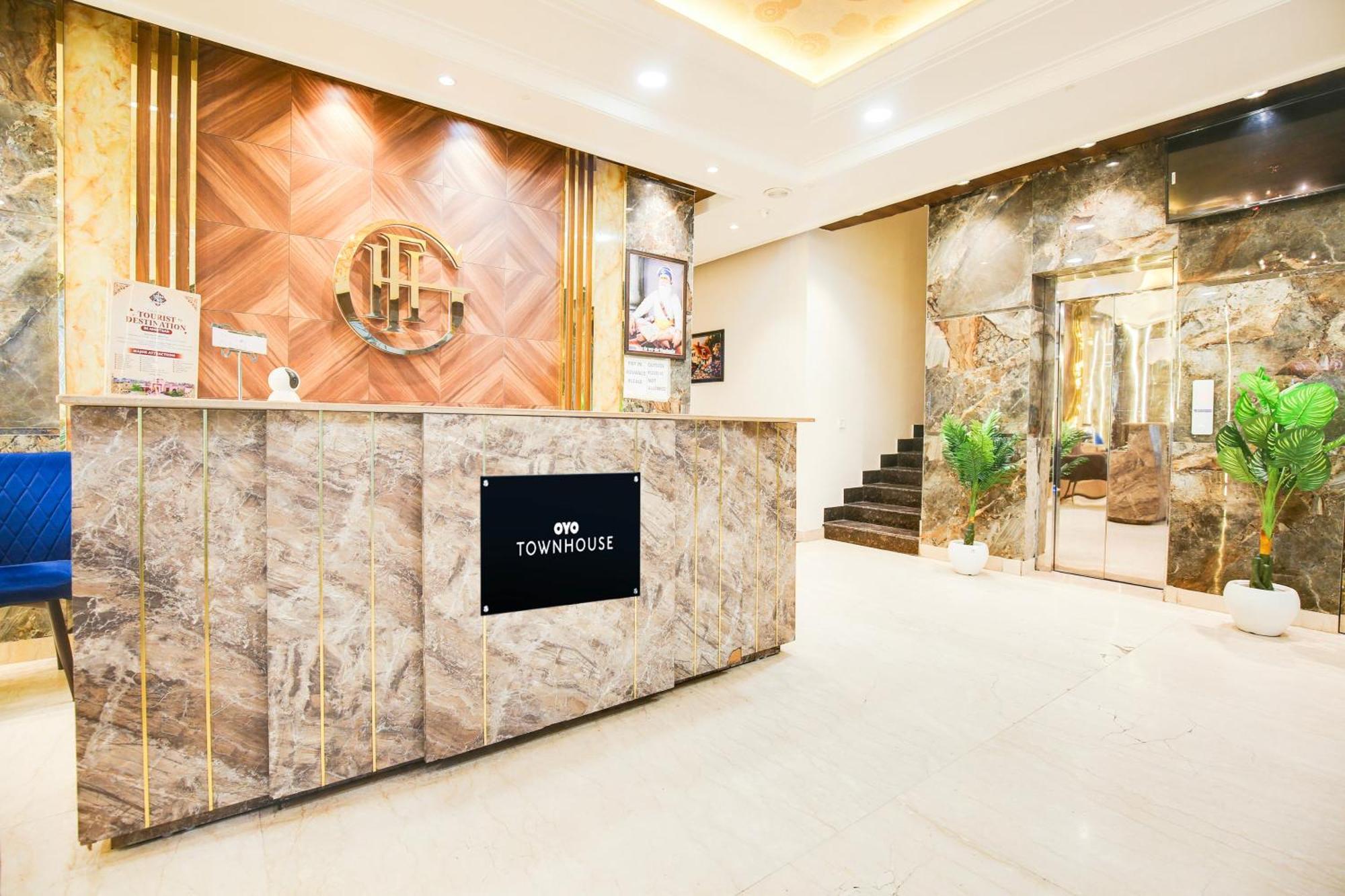 Super Townhouse Grand Fortune Amritsar Esterno foto